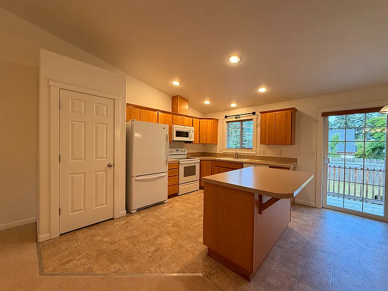 4805 NW Washington St — Photo 11
