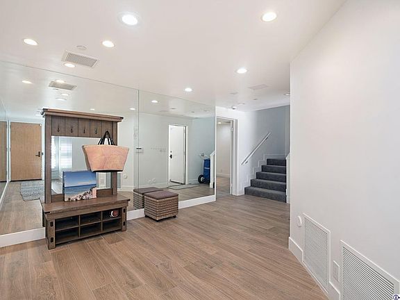 5th image of 20 Ocean Park Blvd Unit 22