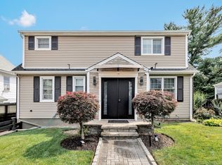 17 Russell St, Ansonia, CT 06401