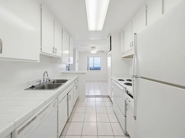 16192 Malaga Ln — Photo 14