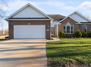 20 Covington Dr, Valparaiso, IN