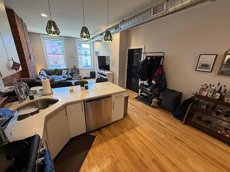 419 Washington St #2 — Photo 2