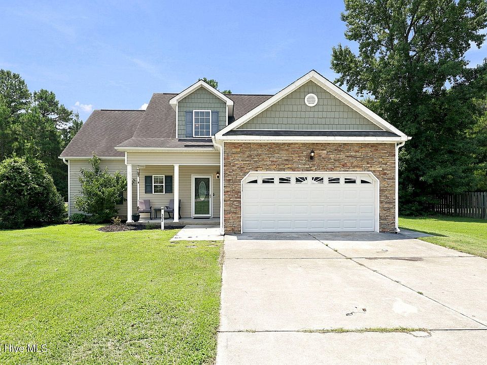 1st image of 302 Squire Court