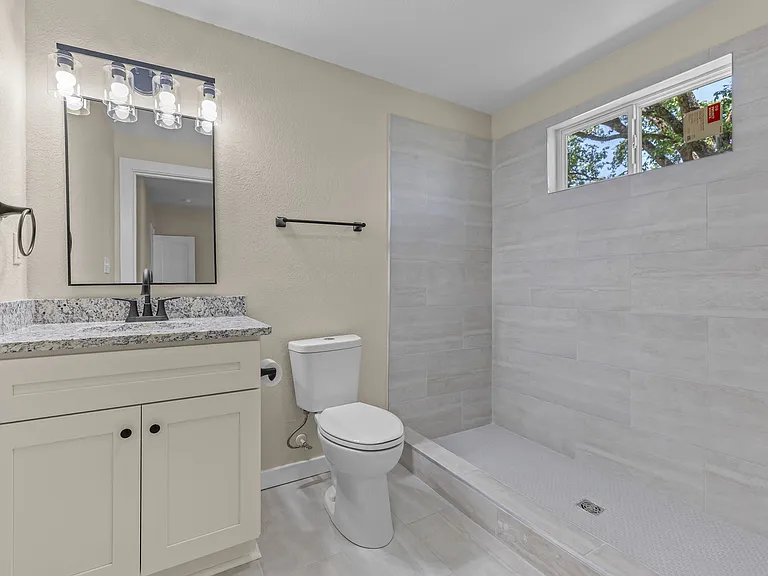 1611 McDaniel St #A — Photo 26