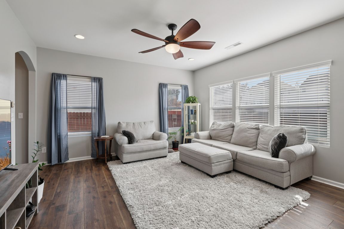 next background image