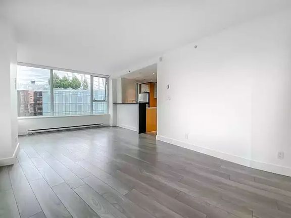 3rd image of 33 Smithe St #2206