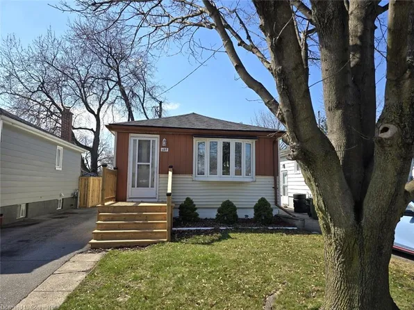 122 E 45th St, Hamilton, ON L8T 3K1