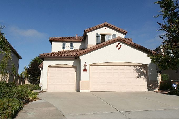 Front view - great curb appeal