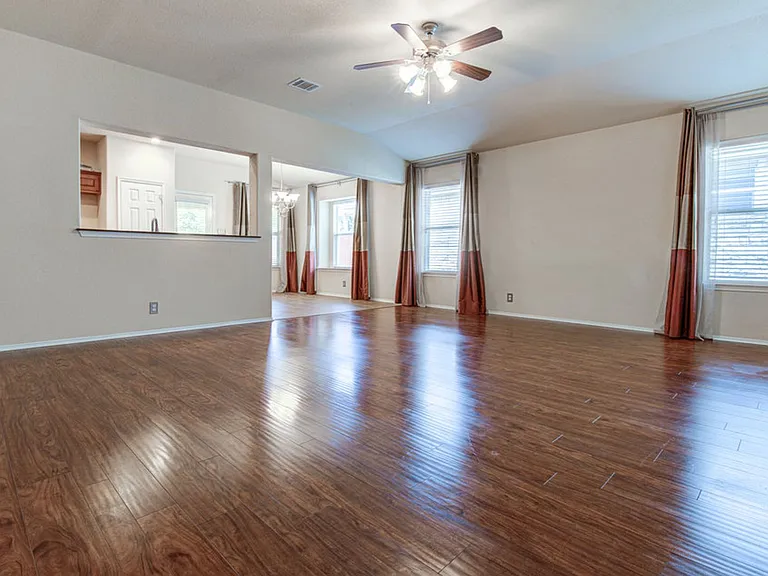 307 Riverine Way — Photo 4