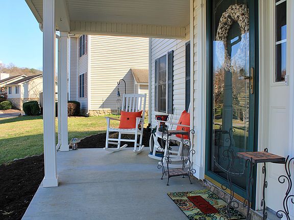 3rd image of 3112 Valley Stream Dr