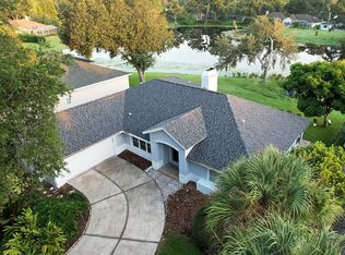 810 Sandringham Ln, Lutz, FL 33549