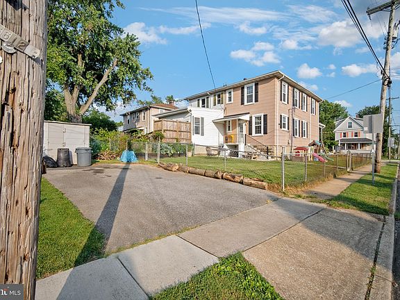 4th image of 16 Magruder Ave