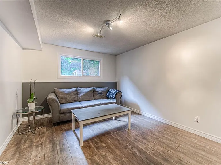 483 Kingscourt Dr #A — Photo 13
