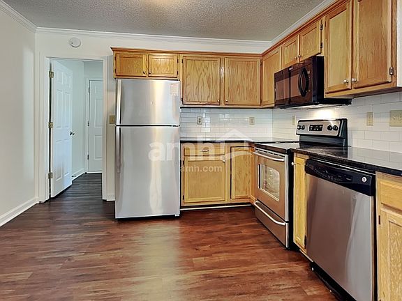 3rd image of 3023 Laurelwood Dr