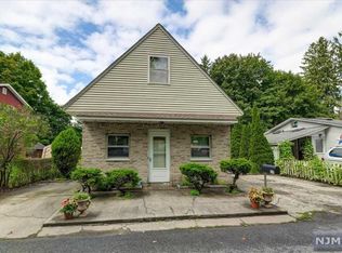 17 Cooley Ln, Hewitt, NJ 07421