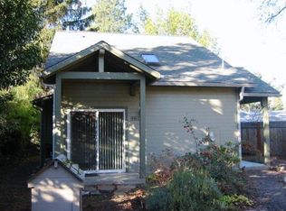 981 Plaza Ave, Ashland, OR