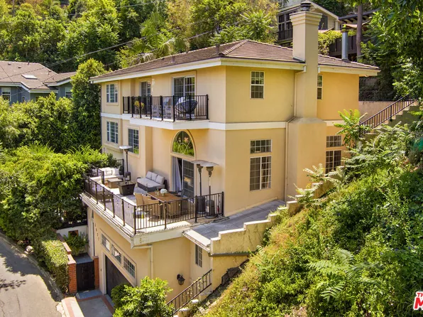 3827 Berry Dr, Studio City, CA 91604
