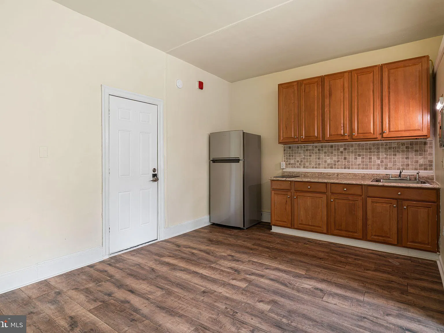 1 bed, 1.0 bath, 600 sqft, $1,200 — Photo 3