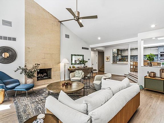 5th image of 3 Quantuck Bay Ln