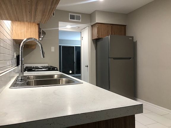 3rd image of 5849 S Francisco Ave APT 3A