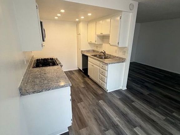 3rd image of 17126 Woodruff Ave APT D