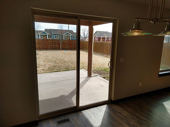 5th image of 4648 Shadowglen Dr APT B