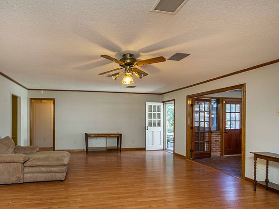 5th image of 600 Monteigne Dr