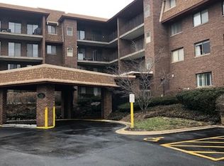 101 Old Oak Dr APT 116, Buffalo Grove, IL 60089