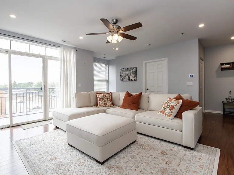 7243 Madison St #415 — Photo 12