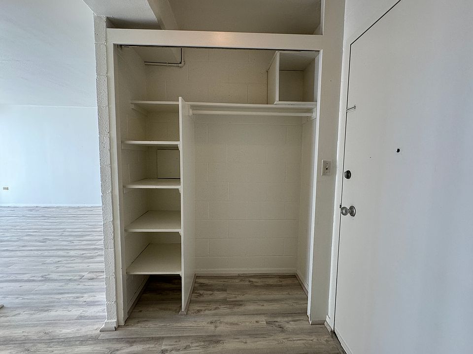 Entrance with more storage