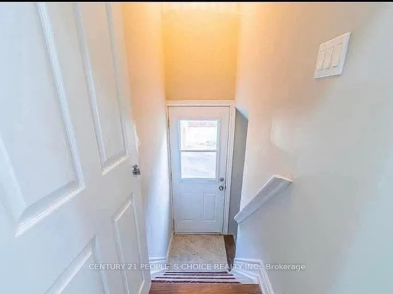11 Abbeville Rd #BASEMENT — Photo 2