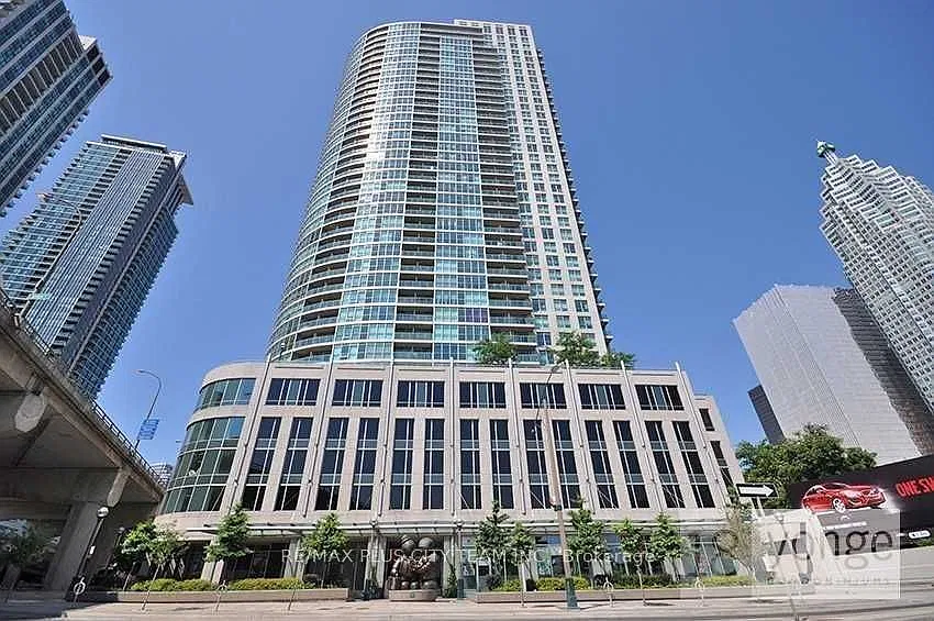 18 Yonge St #1314