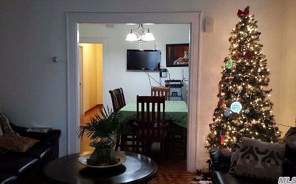 3rd image of 9309 102nd St