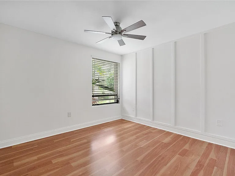 9897 Fairway Cove Ln — Photo 23