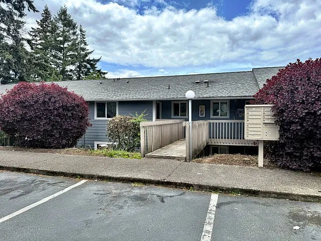Suncrest Apts - Magnuson Way - 19 — Photo 3