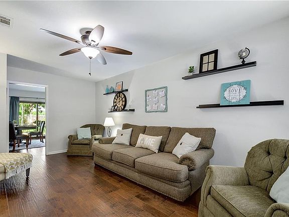 4th image of 7704 Hardy Dr