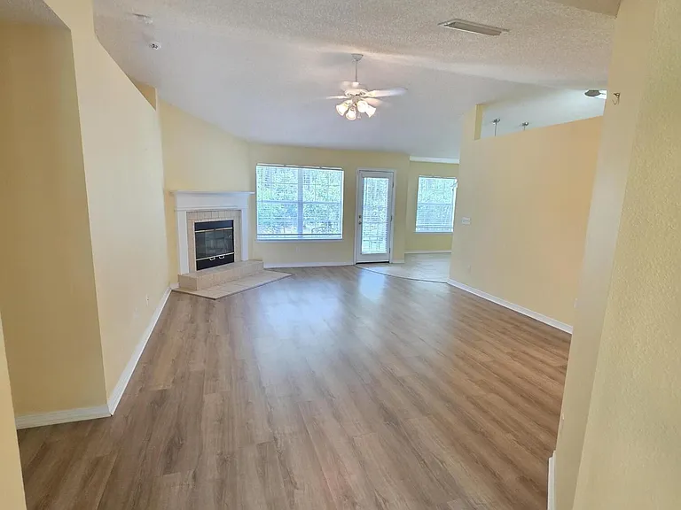 1589 Guardian Ct — Photo 7