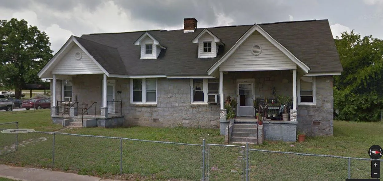 2 bed, 950 sqft, $775 — Photo 1