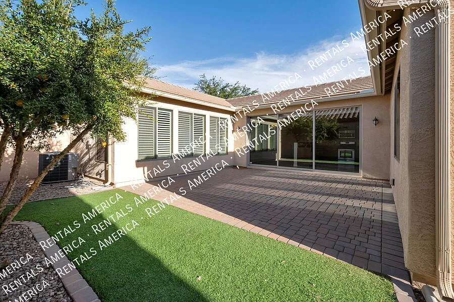 Power Ranch Home — Photo 3