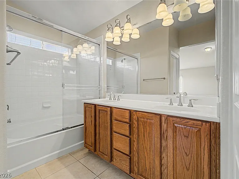 10560 Laurelwood Lake Ave — Photo 16