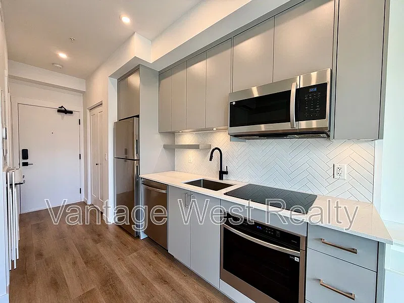 1274 Devonshire Ave #507