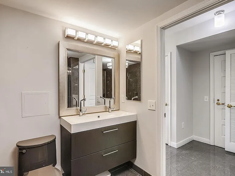 631 D St NW #934 — Photo 17