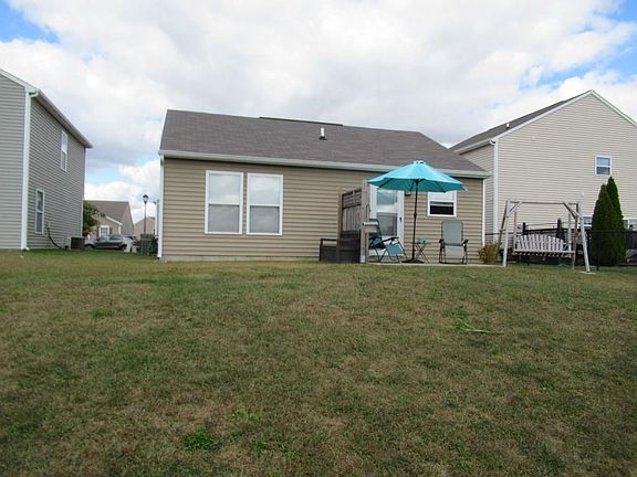 5th image of 1635 Carriage Cir