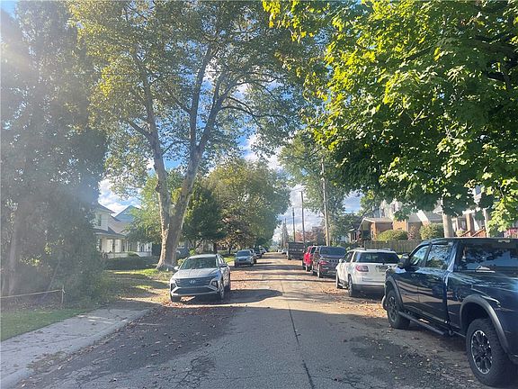 4th image of 443 Vernon St