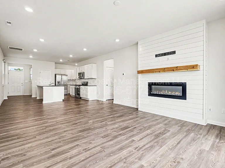 1007 Maylen Trce — Photo 10