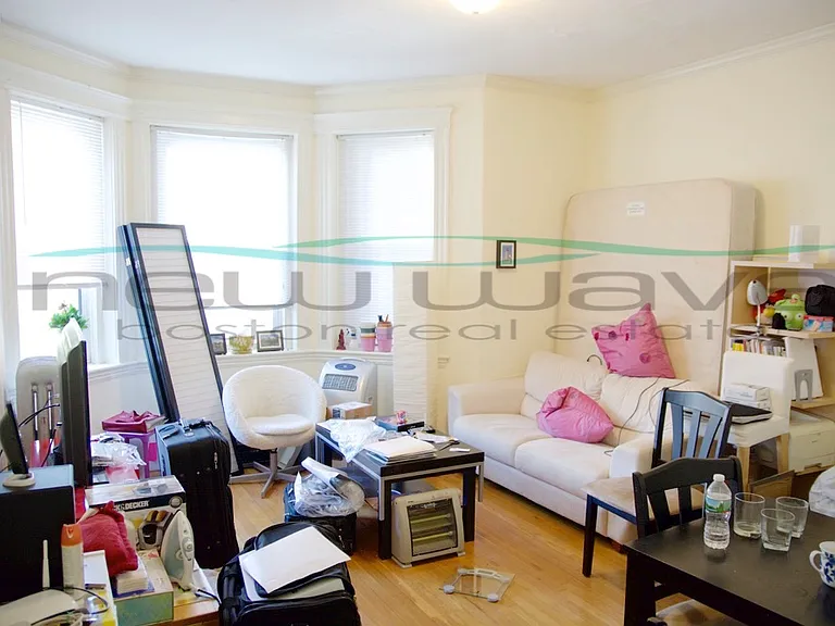 100 Queensberry St #6 — Photo 10