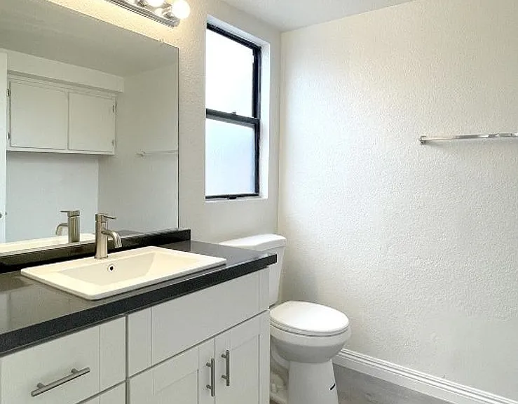3573 Columbia Ave — Photo 5
