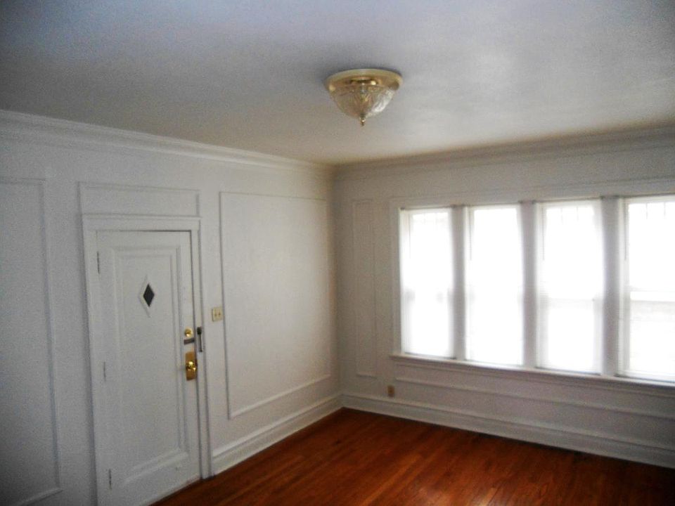 1st image of 7528 Parkdale Ave