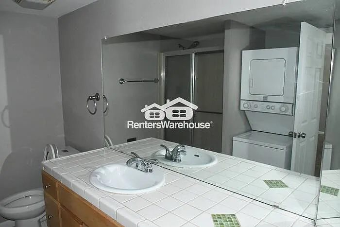 8814 N 8th St #102 — Photo 12