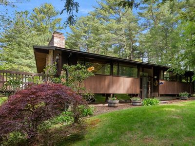 9 Turtleback Rd, Essex, MA, 01929
